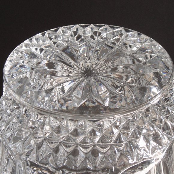 Diamond Cut Glass Style Wine Decanter Whiskey Carafe w Top Unique Stopper Heavy - Picture 13 of 14